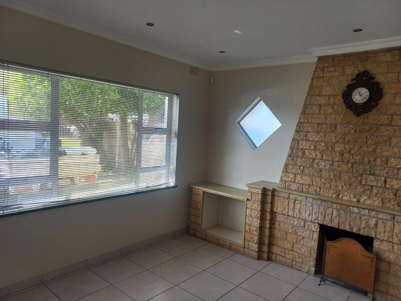 3 Bedroom Property for Sale in Grassy Park Western Cape